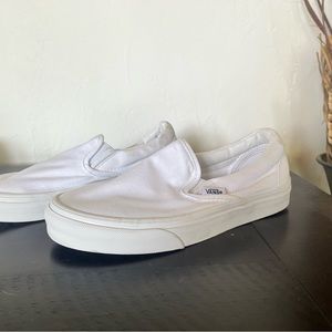 VANS ASHER SLIP-ON SKATE SHOES in white size 5